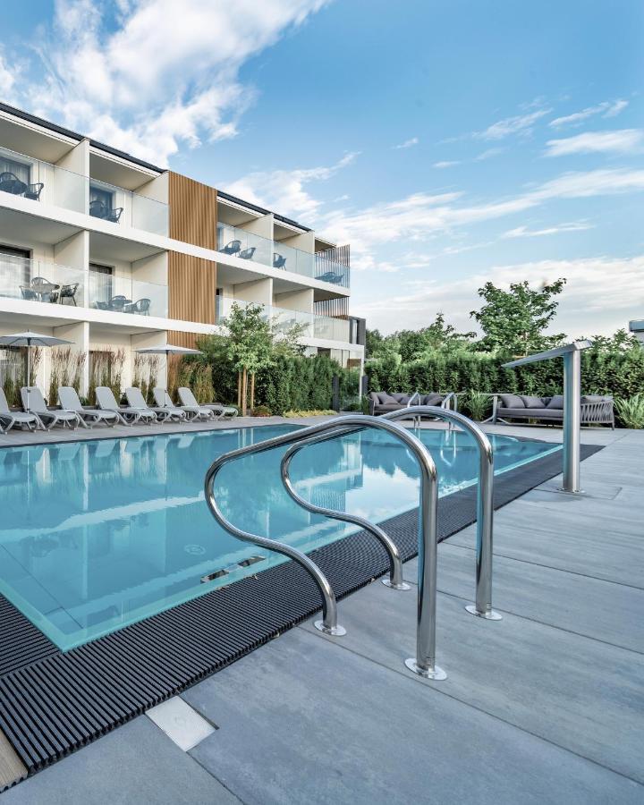 Rosa Style Aparthotel Рови Екстериор снимка