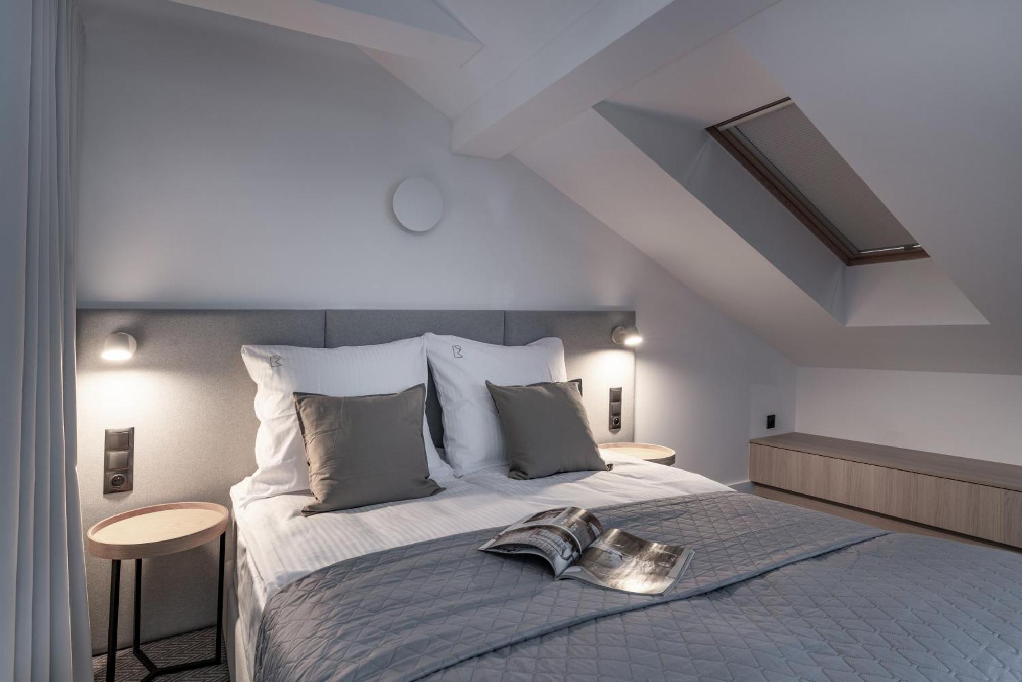 Rosa Style Aparthotel Рови Екстериор снимка