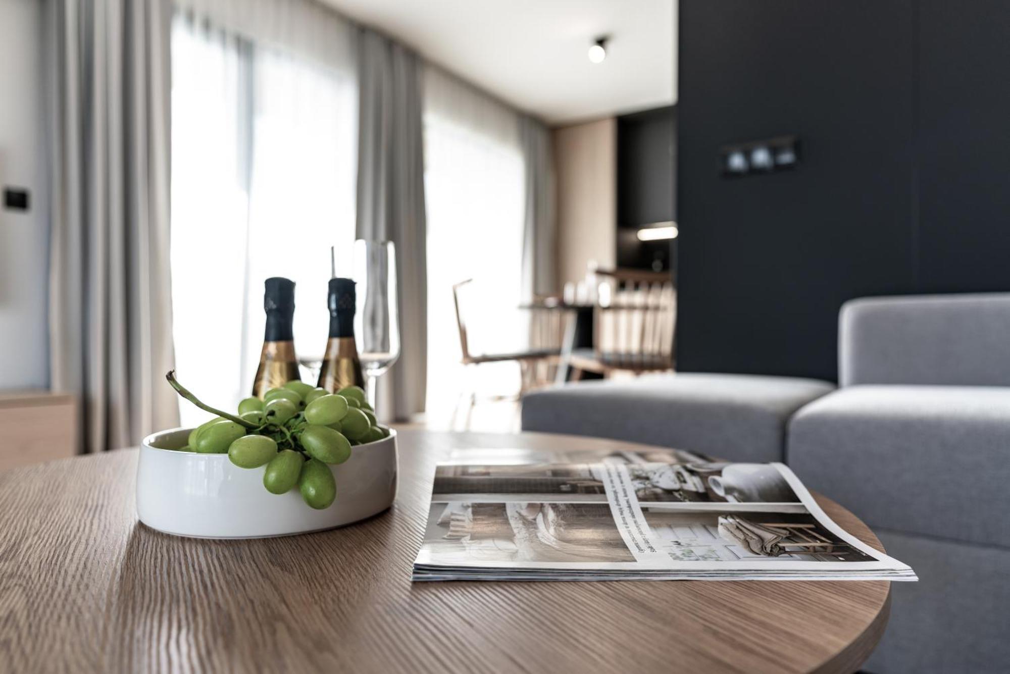 Rosa Style Aparthotel Рови Екстериор снимка