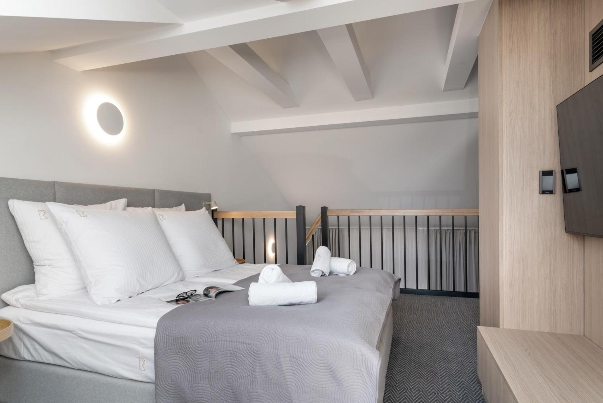 Rosa Style Aparthotel Рови Екстериор снимка