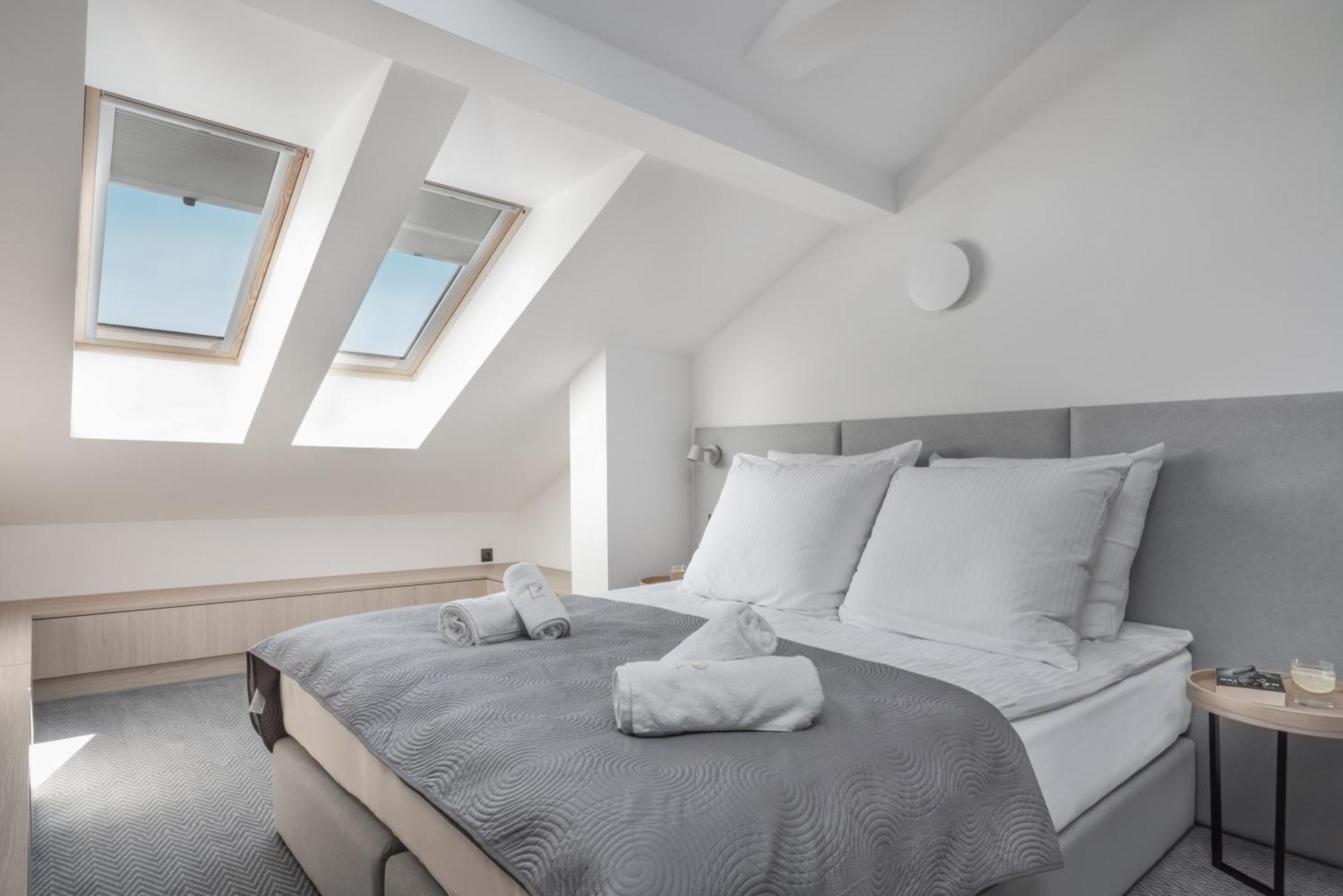 Rosa Style Aparthotel Рови Екстериор снимка